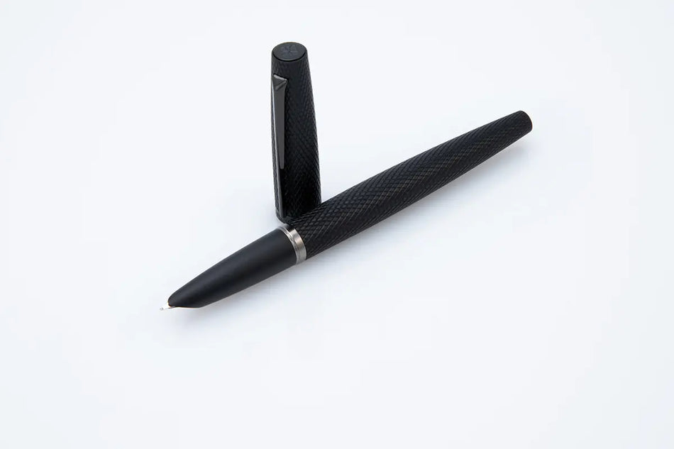 Diplomat Viper Fountain Pen Black Guilloche - Fine/Medium
