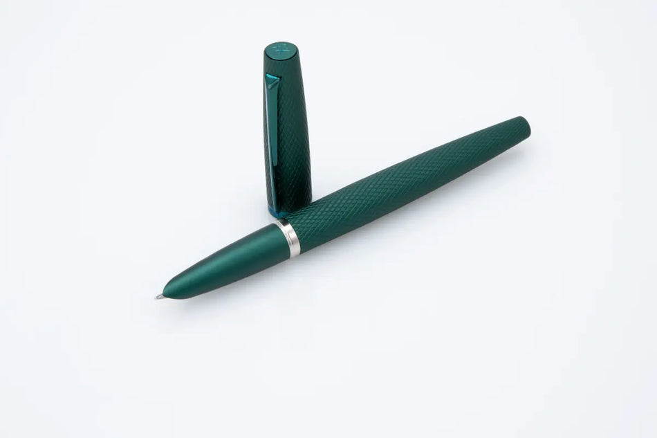 Diplomat Viper Fountain Pen Green Guilloche - Fine/Medium