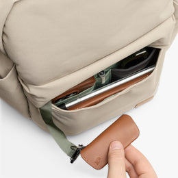 Bellroy Classic Daypack - Tahini