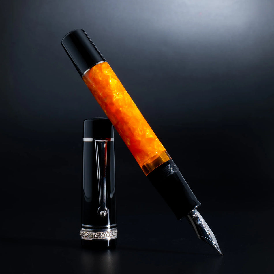 Delta DV Original Mid-Size Fountain Pen