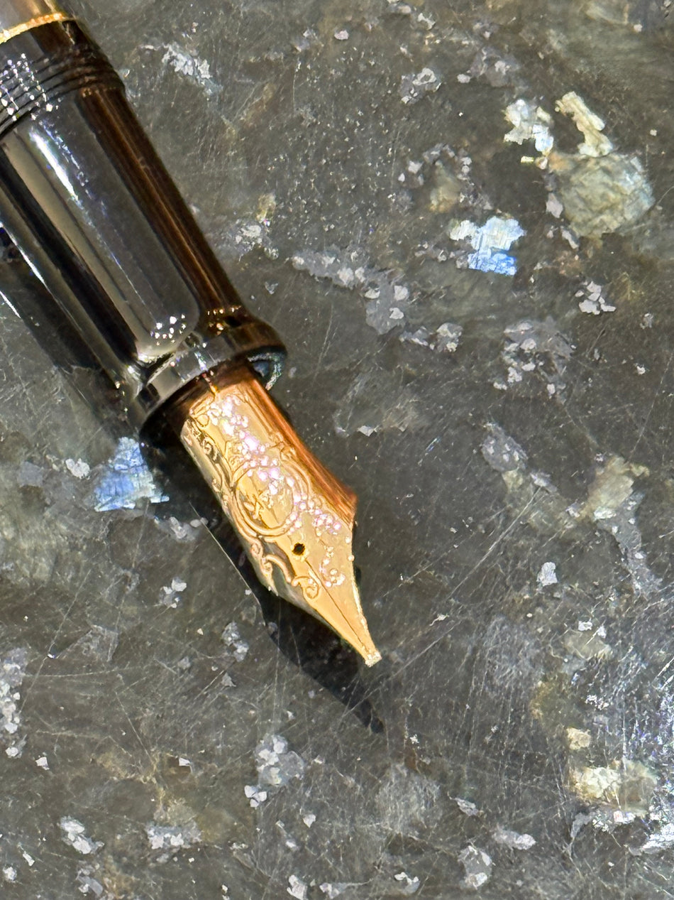 Aurora Optima - Black/Gold Fountain Pen - Italic PRE-LOVED