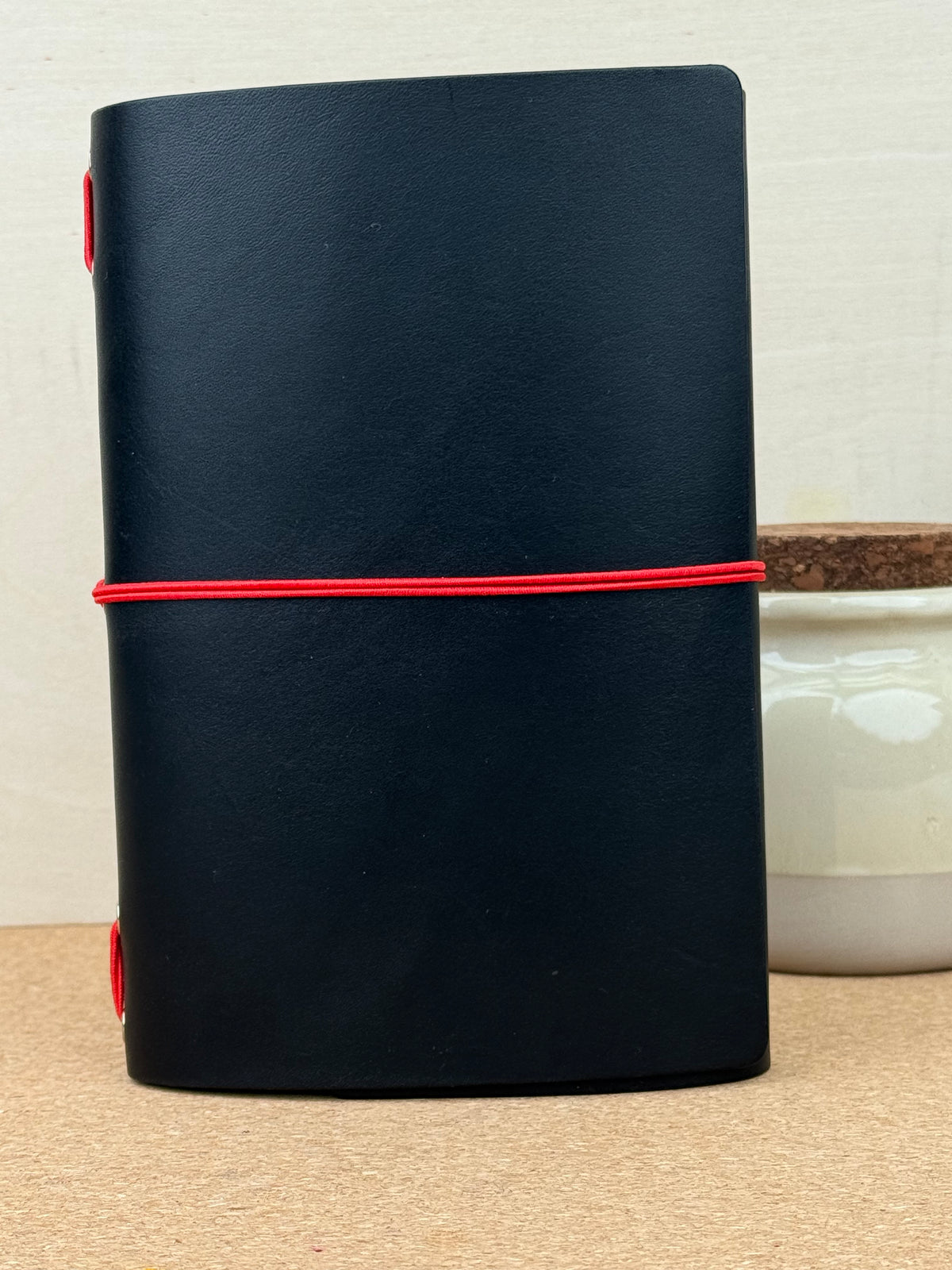 Imperfect Concepts Ollie Leather Notebook - B6 Trifold Raven Plain