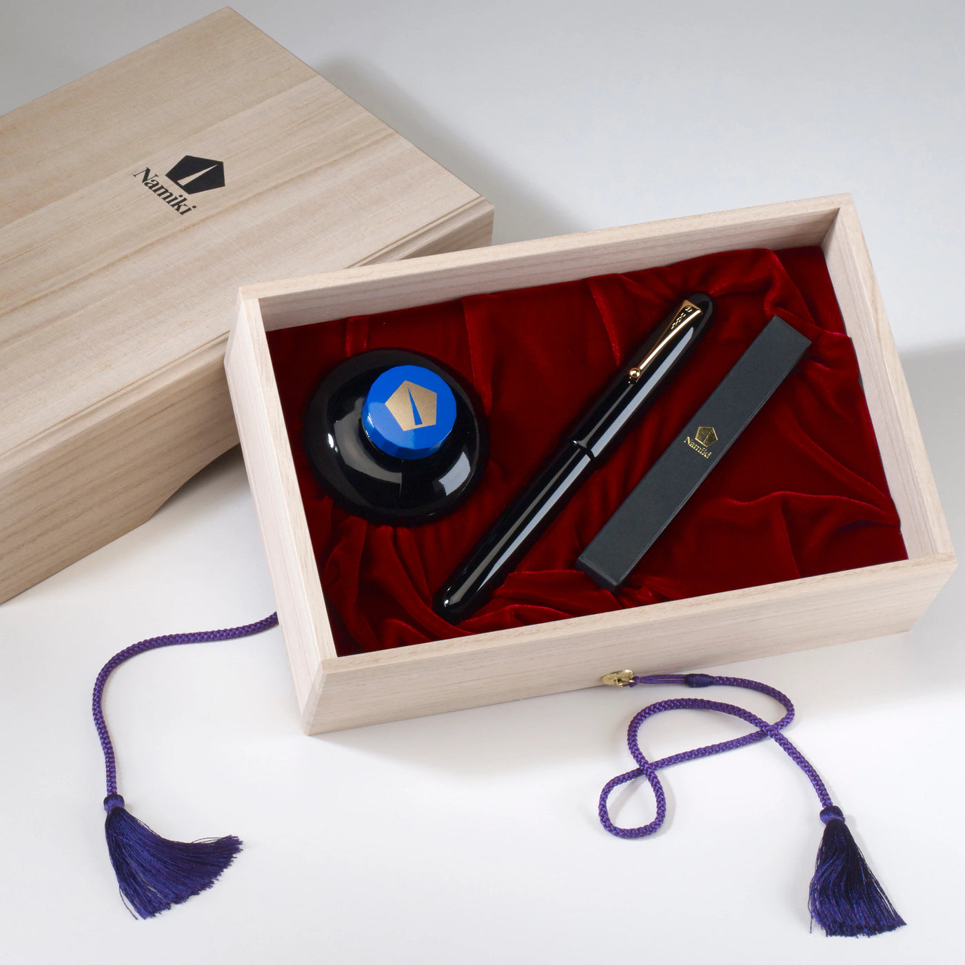 Namiki Emperor Urushi Fountain Pen - Black