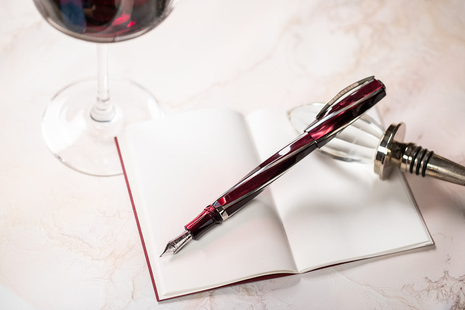 Visconti Divina Elegance Fountain Pen in Bordeaux